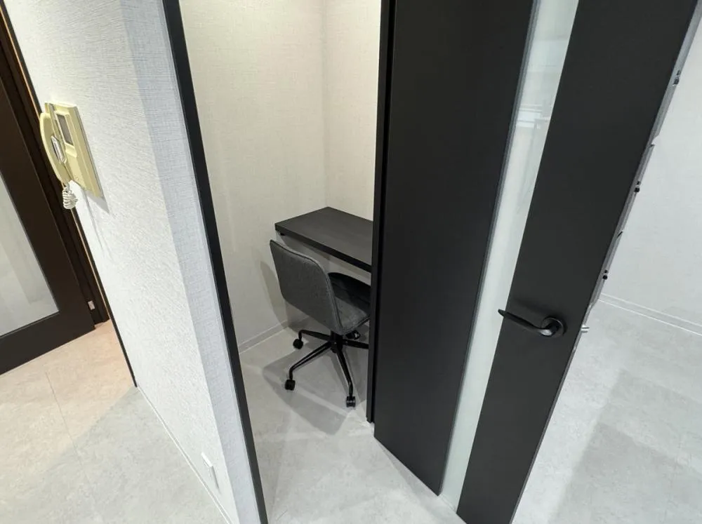 什器付き（テレブースあり）の居抜き賃貸オフィス物件(約15坪) ｜居抜きオフィス物件検索サイト【vivit-ビビット】（8）