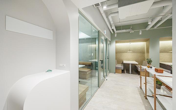 希少な新宿エリア 執務室の什器も相談可の居抜き賃貸オフィス物件(約40坪) ｜居抜きオフィス物件検索サイト【vivit-ビビット】（3）