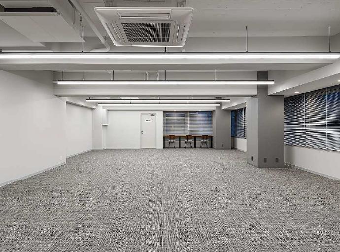 おしゃれな内装 広いラウンジの居抜き賃貸オフィス物件(約60坪) ｜居抜きオフィス物件検索サイト【vivit-ビビット】（5）