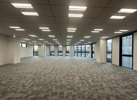 開放的なセットアップオフィスの居抜き賃貸オフィス物件(約105坪) ｜居抜きオフィス物件検索サイト【vivit-ビビット】（サムネイル6）