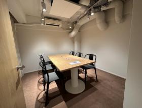 テレカンブース・会議室2部屋！の居抜き賃貸オフィス物件(約40坪) ｜居抜きオフィス物件検索サイト【vivit-ビビット】（サムネイル3）