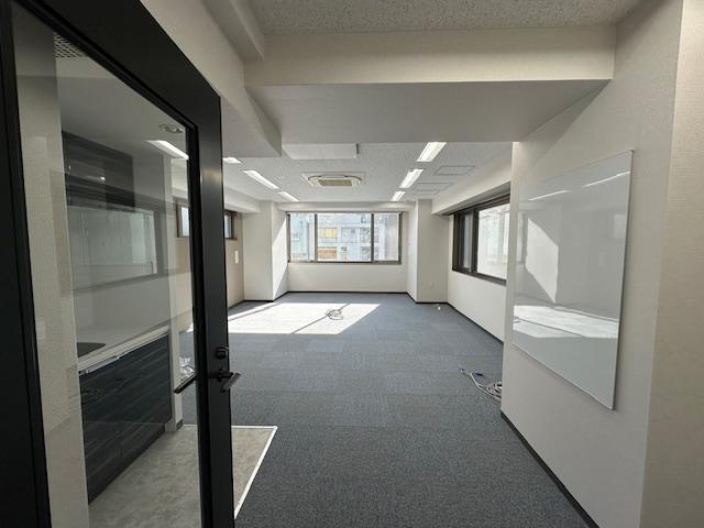 日本橋駅 徒歩2分 ハーフセットアップオフィスの居抜き賃貸オフィス物件(約20坪) ｜居抜きオフィス物件検索サイト【vivit-ビビット】（4）