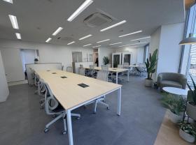 築浅セットアップオフィス！の居抜き賃貸オフィス物件(約35坪) ｜居抜きオフィス物件検索サイト【vivit-ビビット】（サムネイル1）