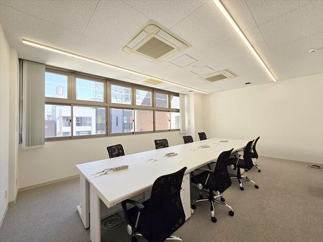 大宮　レンタルオフィス 共用会議室の居抜き賃貸オフィス物件(約10坪) ｜居抜きオフィス物件検索サイト【vivit-ビビット】（1）