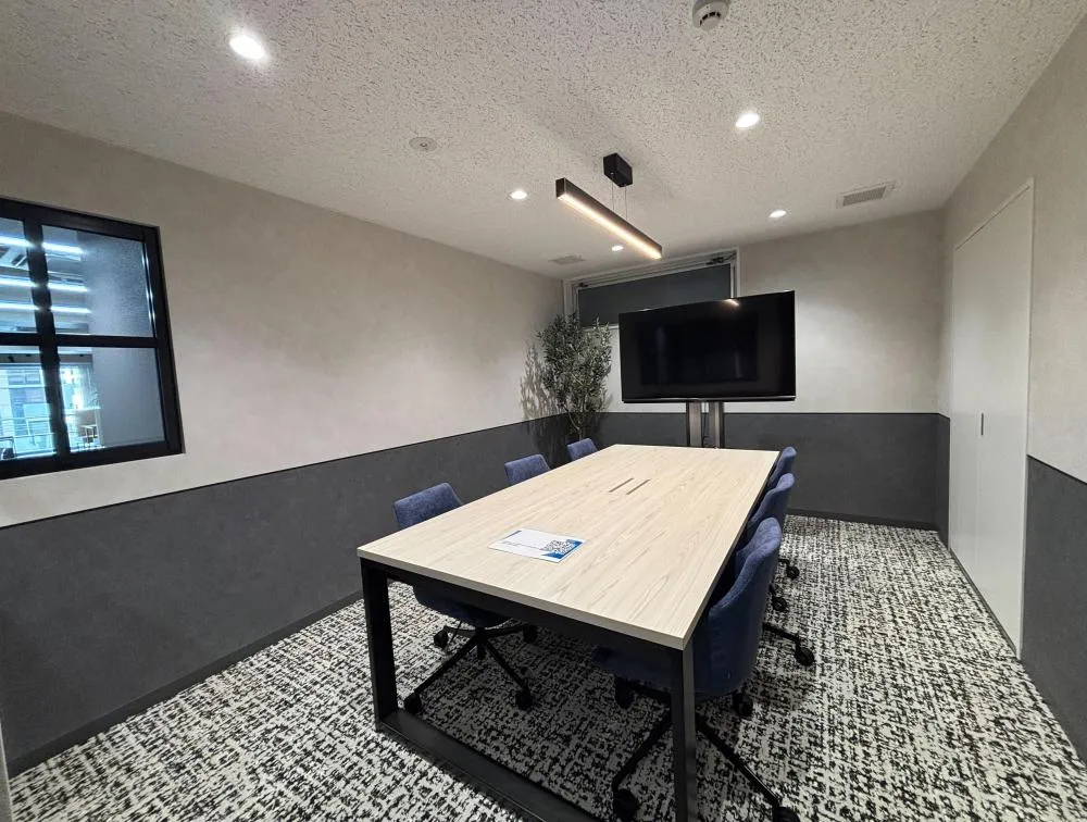 虎ノ門駅徒歩2分！ 開放感あふれる内装付きオフィスの居抜き賃貸オフィス物件(約35坪) ｜居抜きオフィス物件検索サイト【vivit-ビビット】（3）