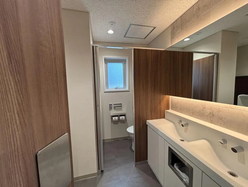 虎ノ門駅徒歩2分！ 開放感あふれる内装付きオフィスの居抜き賃貸オフィス物件(約35坪) ｜居抜きオフィス物件検索サイト【vivit-ビビット】（11）