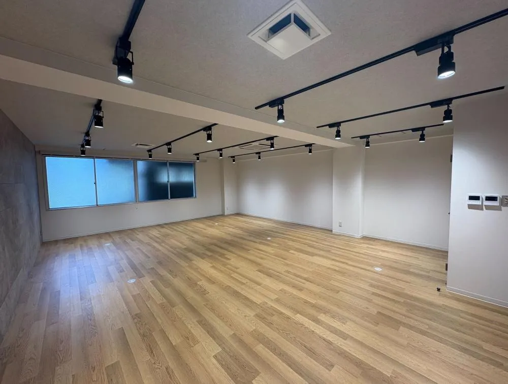 会議室利用可能なスペースありの居抜き賃貸オフィス物件(約25坪) ｜居抜きオフィス物件検索サイト【vivit-ビビット】（3）