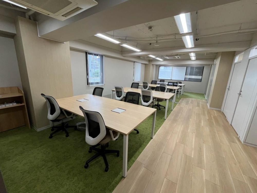 六本木エリア 6名用会議室付きの居抜き賃貸オフィス物件(約25坪) ｜居抜きオフィス物件検索サイト【vivit-ビビット】（4）