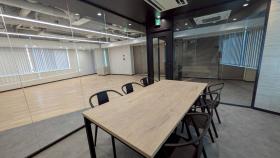 ウッド調ハーフセットアップ！会議室完備の居抜き賃貸オフィス物件(約30坪) ｜居抜きオフィス物件検索サイト【vivit-ビビット】（サムネイル5）