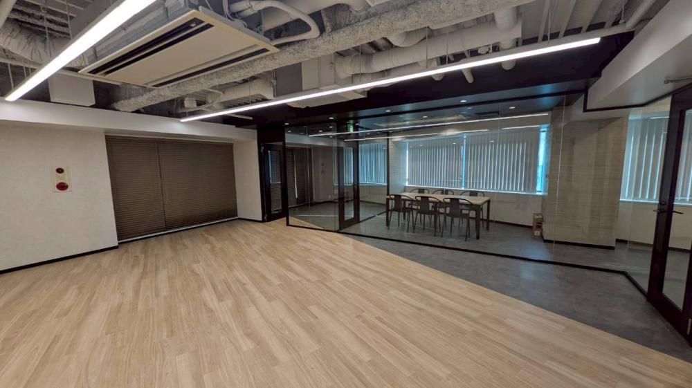 ウッド調ハーフセットアップ！会議室完備の居抜き賃貸オフィス物件(約30坪) ｜居抜きオフィス物件検索サイト【vivit-ビビット】（8）