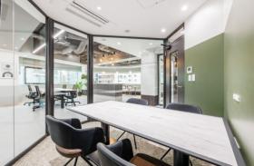 会議室2つ造作済み 中央区フルセットアップオフィスの居抜き賃貸オフィス物件(約60坪) ｜居抜きオフィス物件検索サイト【vivit-ビビット】（サムネイル4）