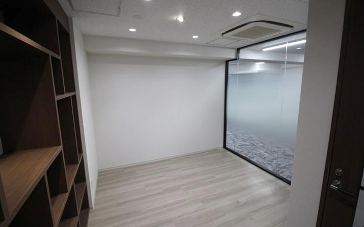 会議室造作済み！セットアップオフィスの居抜き賃貸オフィス物件(約20坪) ｜居抜きオフィス物件検索サイト【vivit-ビビット】（4）