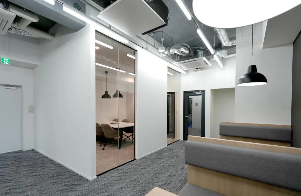 会議室2部屋・テレブース1部屋の居抜き賃貸オフィス物件(約40坪) ｜居抜きオフィス物件検索サイト【vivit-ビビット】（8）
