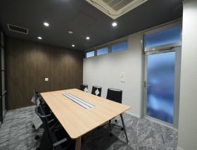 会議室2室付き！ 初期費用抑えて入居可能の居抜き賃貸オフィス物件(約40坪) ｜居抜きオフィス物件検索サイト【vivit-ビビット】（サムネイル3）