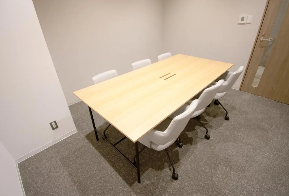 赤坂御所一望 シンプルで効率的なレイアウトの居抜き賃貸オフィス物件(約50坪) ｜居抜きオフィス物件検索サイト【vivit-ビビット】（7）