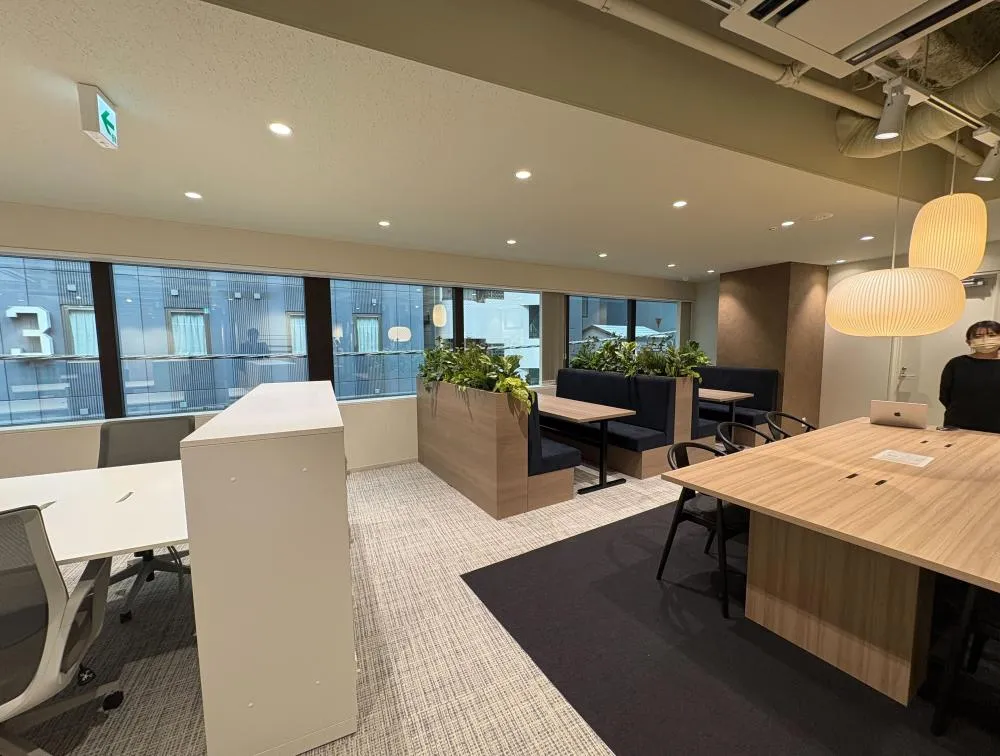 会議室、執務室の什器付き！フルセットアップオフィスの居抜き賃貸オフィス物件(約55坪) ｜居抜きオフィス物件検索サイト【vivit-ビビット】（6）