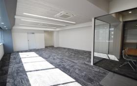 屋上テラスあり 会議室造作済み！の居抜き賃貸オフィス物件(約25坪) ｜居抜きオフィス物件検索サイト【vivit-ビビット】（サムネイル1）