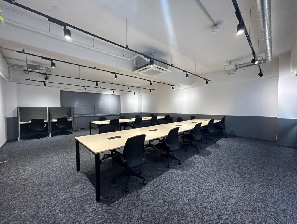6名用会議室あり フルセットアップオフィス！！の居抜き賃貸オフィス物件(約35坪) ｜居抜きオフィス物件検索サイト【vivit-ビビット】（5）