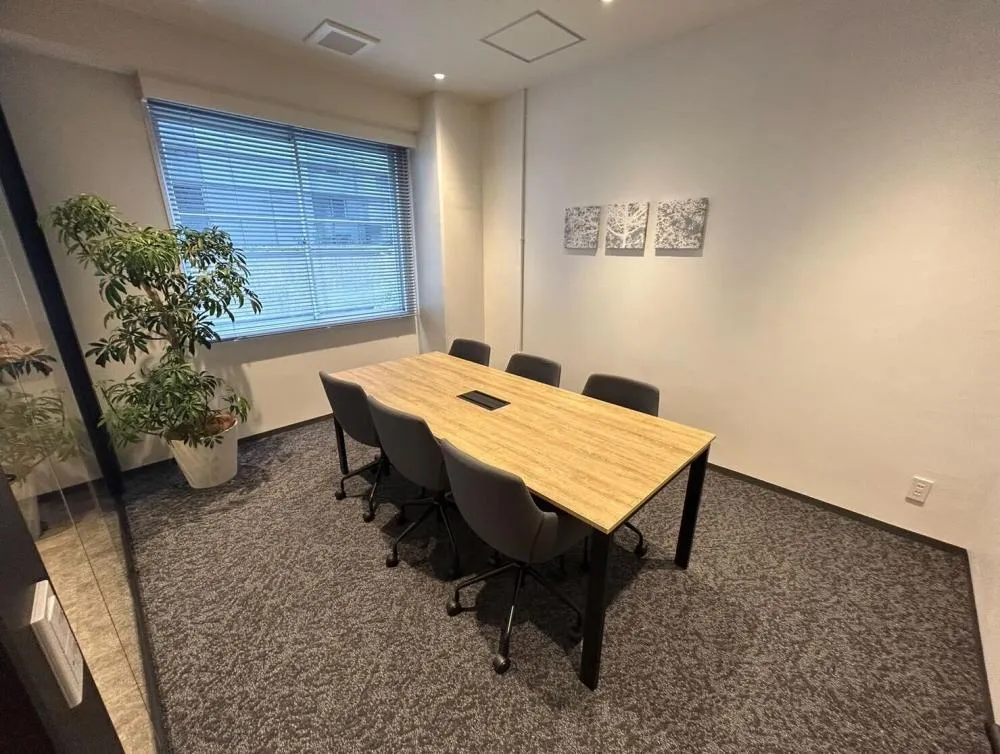 6名用会議室あり ラウンジスペース充実物件！の居抜き賃貸オフィス物件(約35坪) ｜居抜きオフィス物件検索サイト【vivit-ビビット】（6）