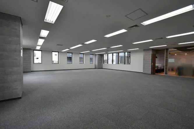 会議室3部屋造作済み！ 希少な100坪越えセットアップの居抜き賃貸オフィス物件(約115坪) ｜居抜きオフィス物件検索サイト【vivit-ビビット】（10）