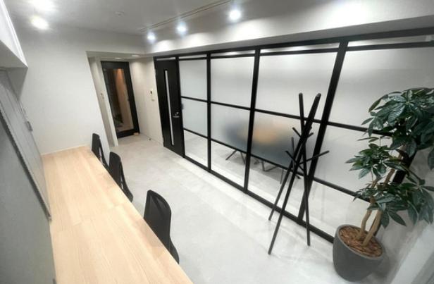 珍しいコンパクトオフィス！の居抜き賃貸オフィス物件(約10坪) ｜居抜きオフィス物件検索サイト【vivit-ビビット】（4）