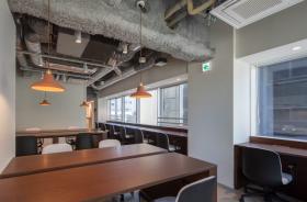 築浅デザイナーズ物件！ 会議室造作済み！の居抜き賃貸オフィス物件(約25坪) ｜居抜きオフィス物件検索サイト【vivit-ビビット】（サムネイル5）