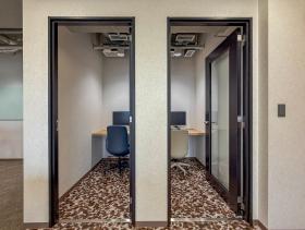 全ての家具付き！ 会議室1部屋・テレブース2部屋の居抜き賃貸オフィス物件(約35坪) ｜居抜きオフィス物件検索サイト【vivit-ビビット】（サムネイル5）