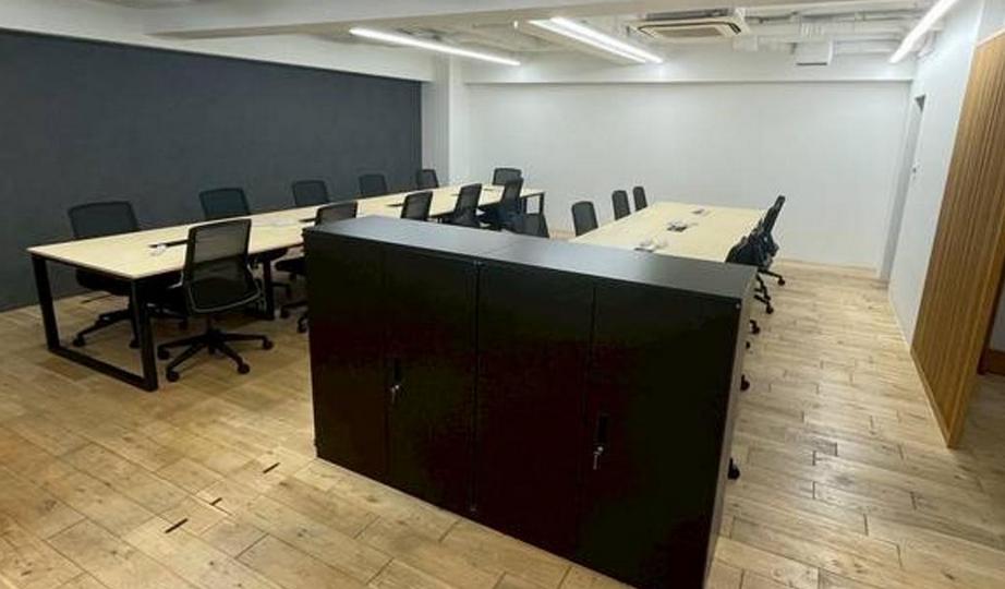 会議室2室 什器全部付きの居抜き賃貸オフィス物件(約40坪) ｜居抜きオフィス物件検索サイト【vivit-ビビット】（4）