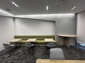 什器全部付き 会議室、テレブース付き！の居抜き賃貸オフィス物件(約45坪) ｜居抜きオフィス物件検索サイト【vivit-ビビット】（サムネイル4）
