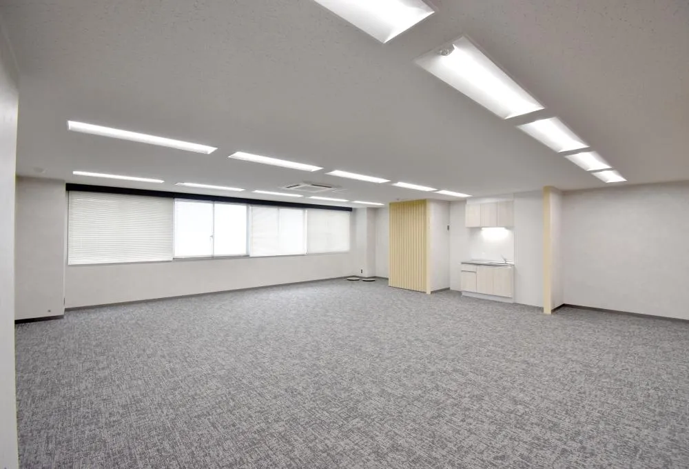赤坂見附駅から徒歩4分！ハーフセットアップオフィスの居抜き賃貸オフィス物件(約60坪) ｜居抜きオフィス物件検索サイト【vivit-ビビット】（9）