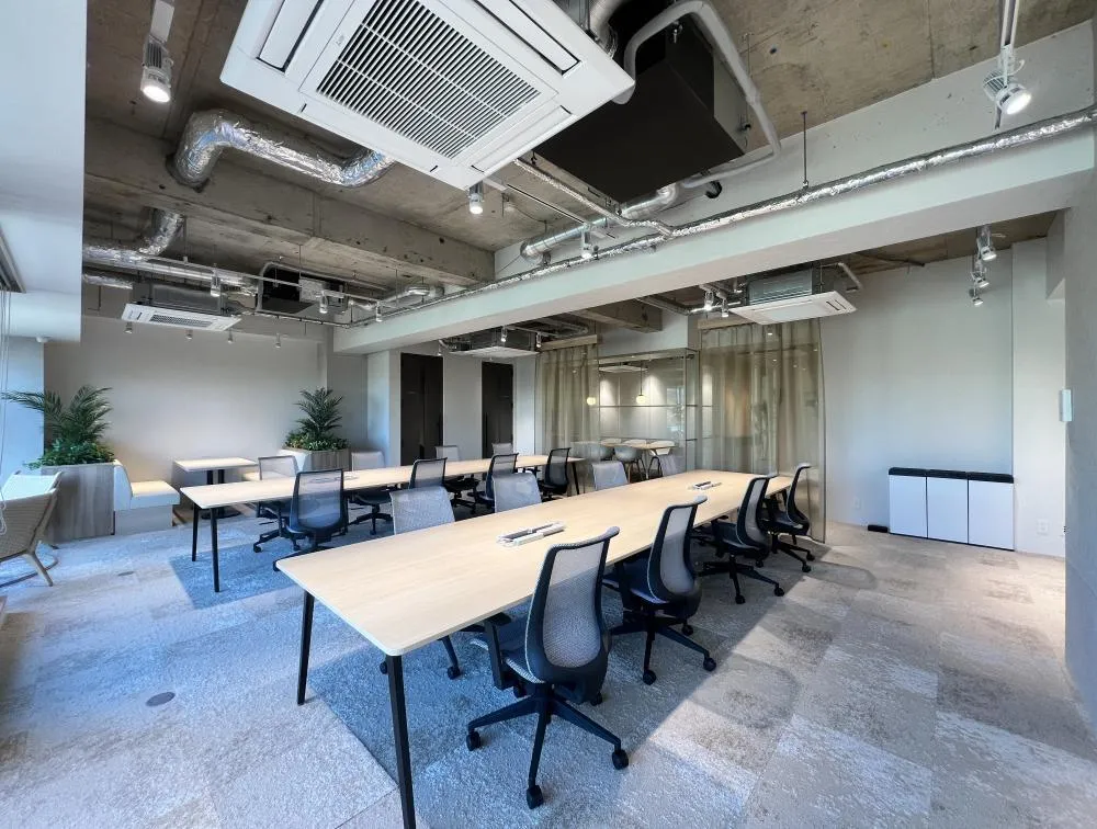 フルセットアップオフィス 会議室2部屋付き 東京都千代田区九段南 約45坪（約148㎡）