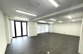 複数用途可能な小区画あり 駅近オフィスの居抜き賃貸オフィス物件(約70坪) ｜居抜きオフィス物件検索サイト【vivit-ビビット】（サムネイル1）