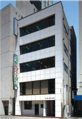 日企中央ビルの外観