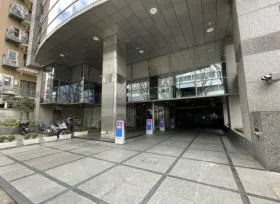 アーバンセンター新横浜ビルの外観