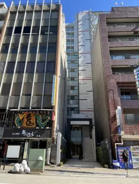 エルグランジュテ新宿ビルの外観