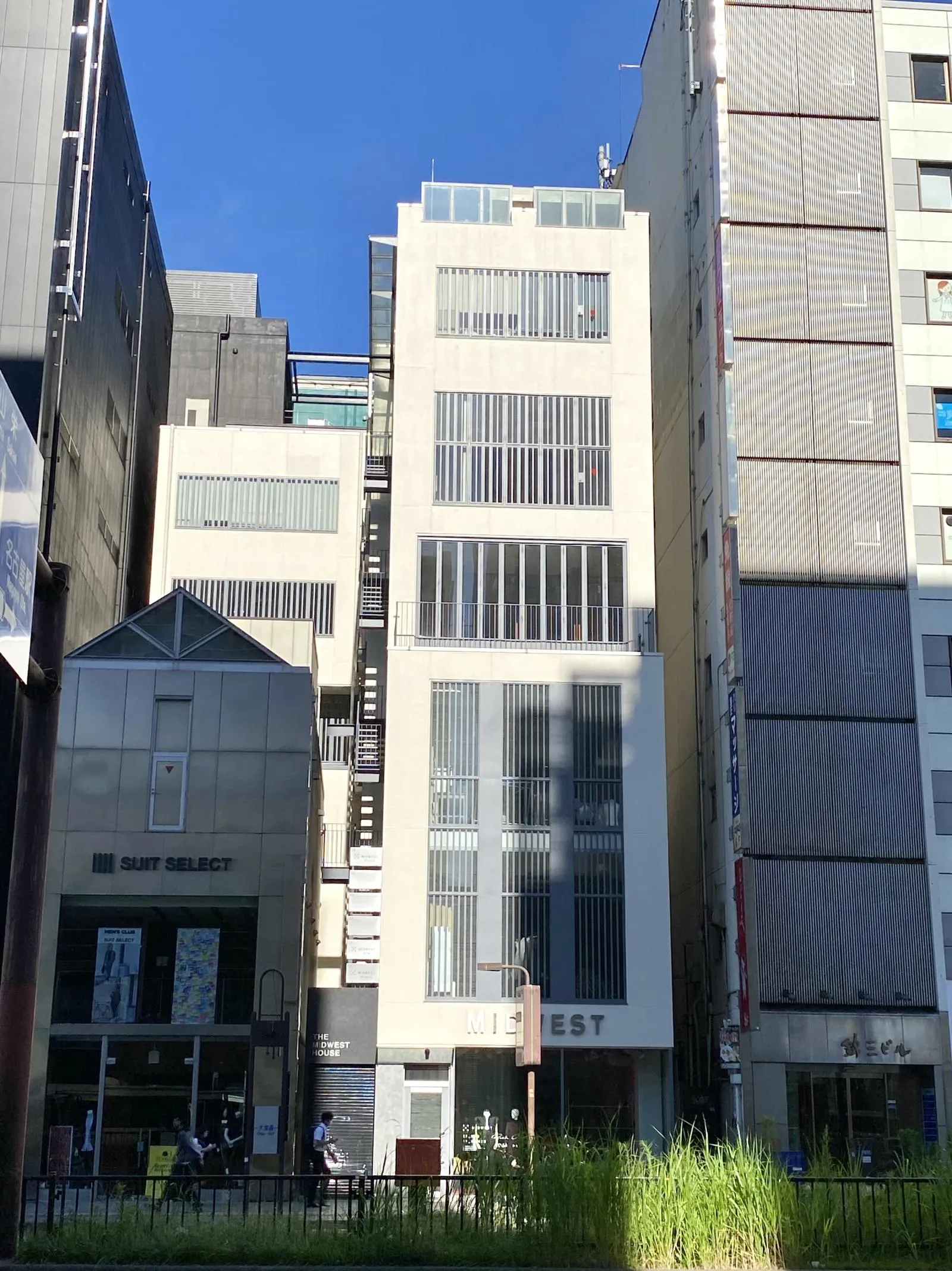 ＴＨＥ　ＭＩＤＷＥＳＴ　ＨＯＵＳＥ(ザミッドウエストハウス)の外観写真