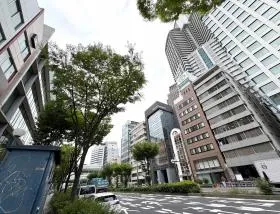 千代田ビル西館の外観