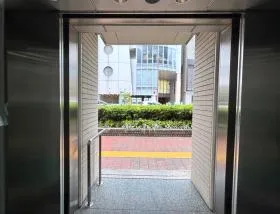 西梅田上島の外観