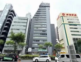 若杉大阪駅前の外観