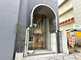 若杉大阪駅前の外観