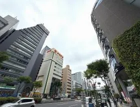 若杉大阪駅前の外観