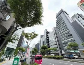 若杉大阪駅前の外観