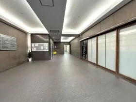 梅田イーストの外観