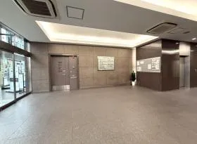 梅田イーストの外観