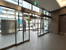 梅田イーストの外観