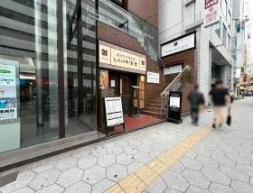 梅田イーストの外観