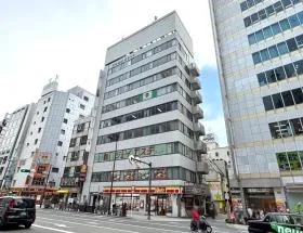 阪急産業梅田の外観