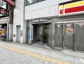 阪急産業梅田の外観