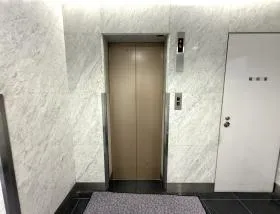 阪急産業梅田の外観