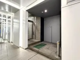 京阪淀屋橋の外観